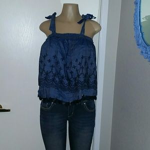 This top is just adorable! It is NWT